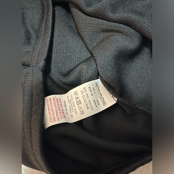 PrettyLittleThing Black Zip Front Cropped Sweatshirt XS - Picture 8 of 8